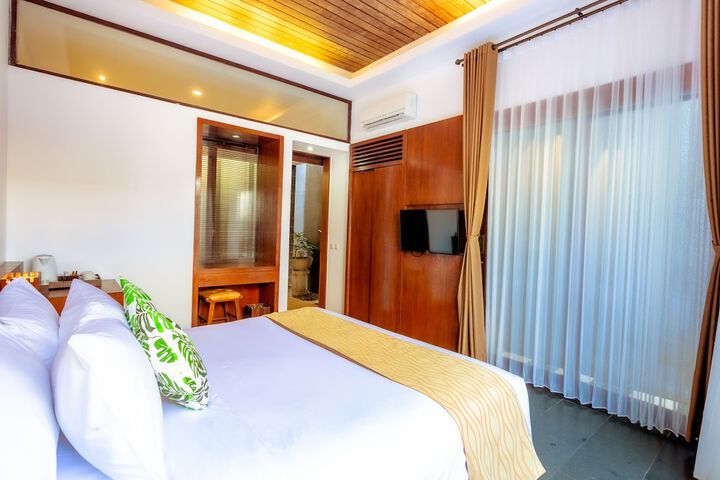 Room 5 of 70