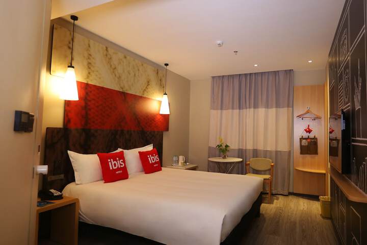 Room 14 of 23