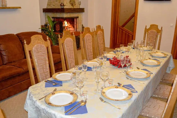 Dining 13 of 14