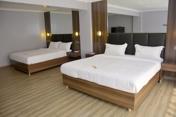 Room 9 of 50