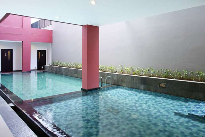 Pools & Facilities