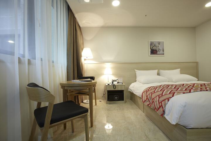 Room 40 of 78