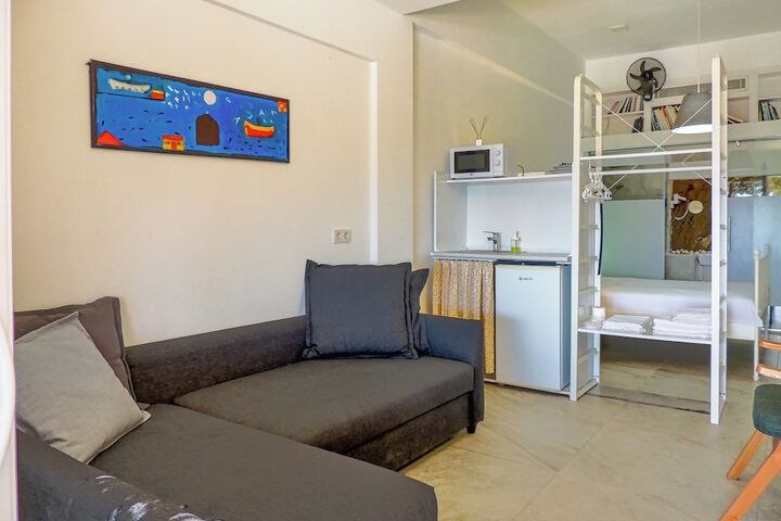 Room 3 of 41
