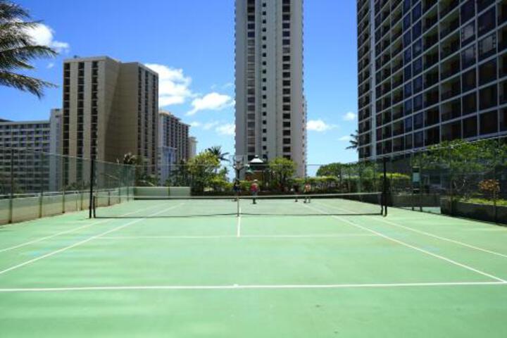 Waikiki Banyan Remodeled Ocean View Condo 2212 in Honolulu, HI