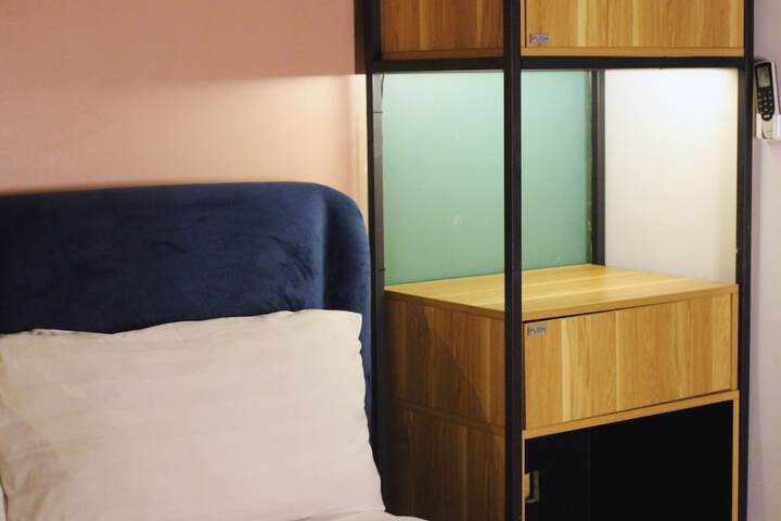 Room 26 of 69