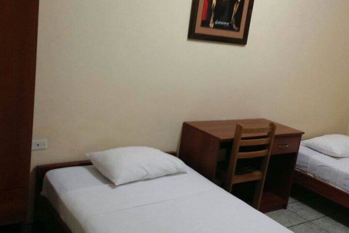 Room 11 of 30