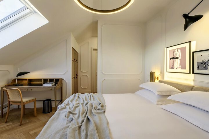 Room 40 of 81