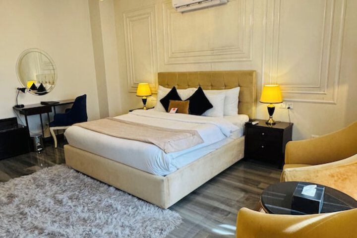 Room 52 of 67