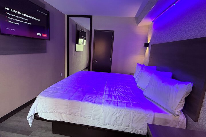 Room 4 of 6
