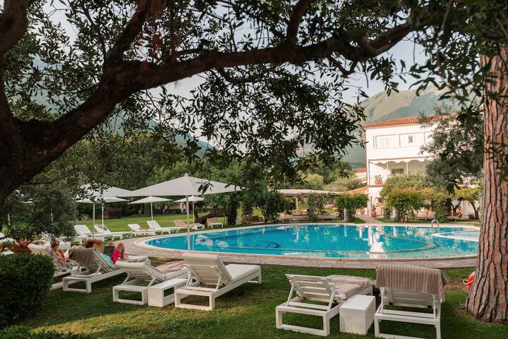 Hotel with Pool