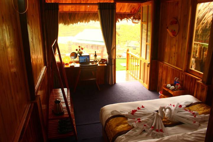 Room 5 of 40