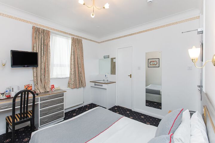 Room 9 of 60