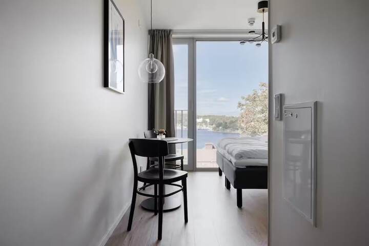 Room 89 of 162