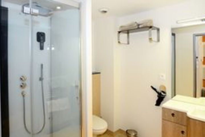 Room 3 of 11