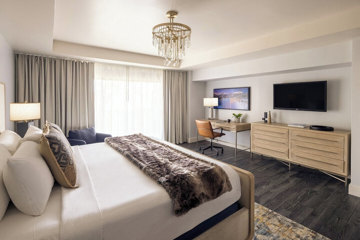 Room 10 of 157