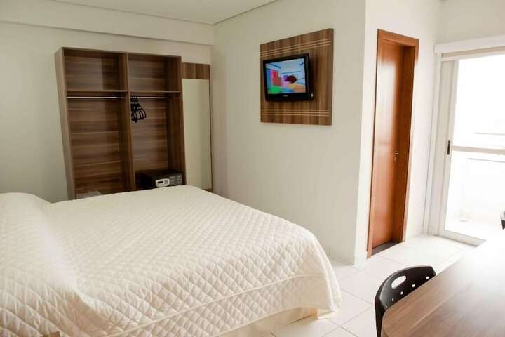 Room 10 of 38