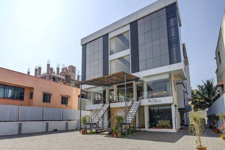 OYO 28164 Hotel Shubham Inn