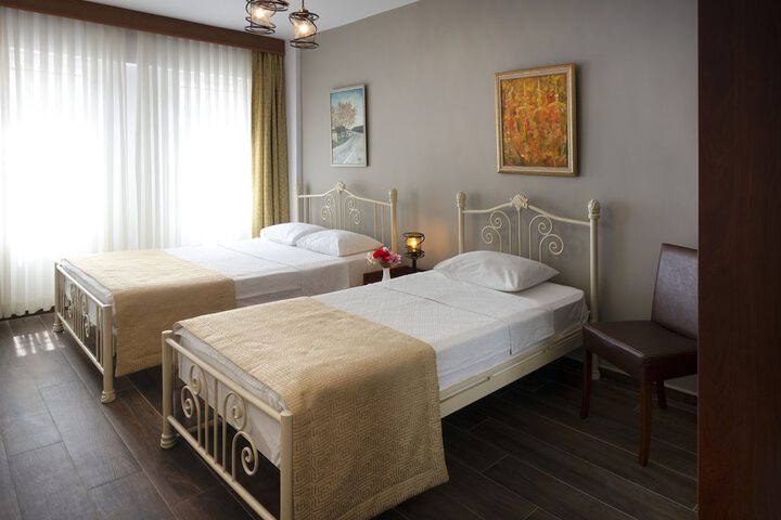 Room 27 of 51