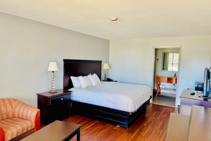 Room 7 of 25