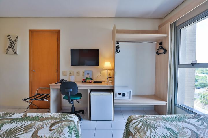 Room 15 of 38