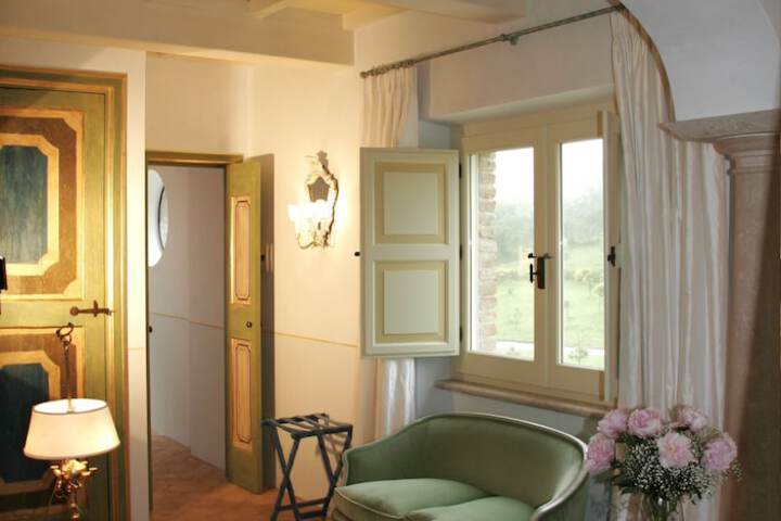 Room 12 of 41