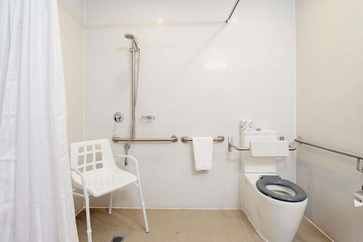 Room 45 of 102