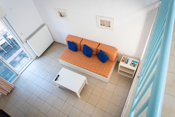 Room 2 of 9