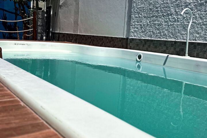 Pool 17 of 42