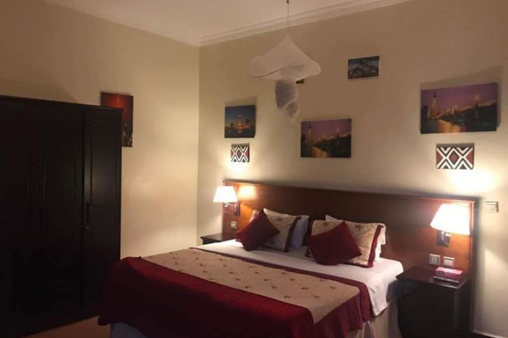 Room 7 of 10
