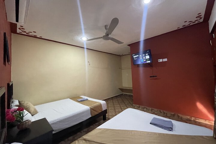 Room 11 of 28