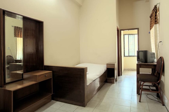 Room 9 of 29