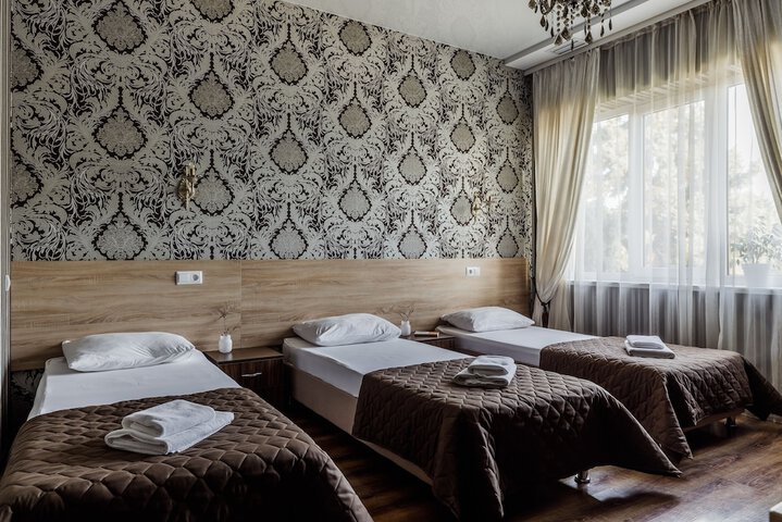 Room 4 of 74