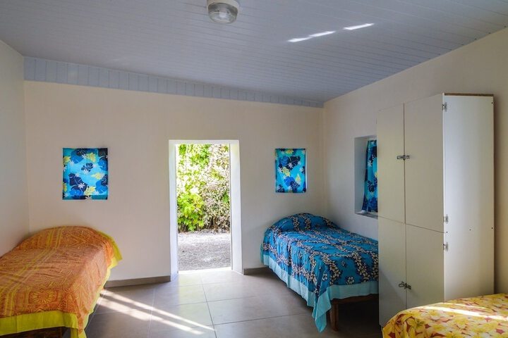 Room 2 of 32