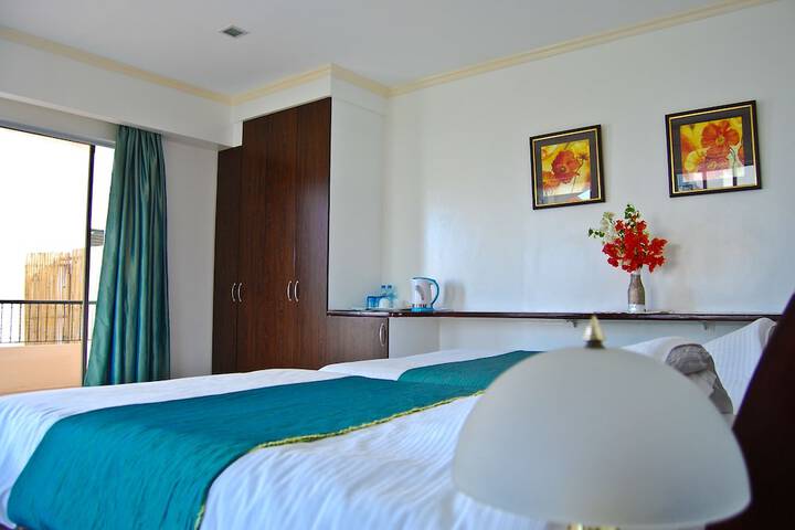 Room 27 of 65