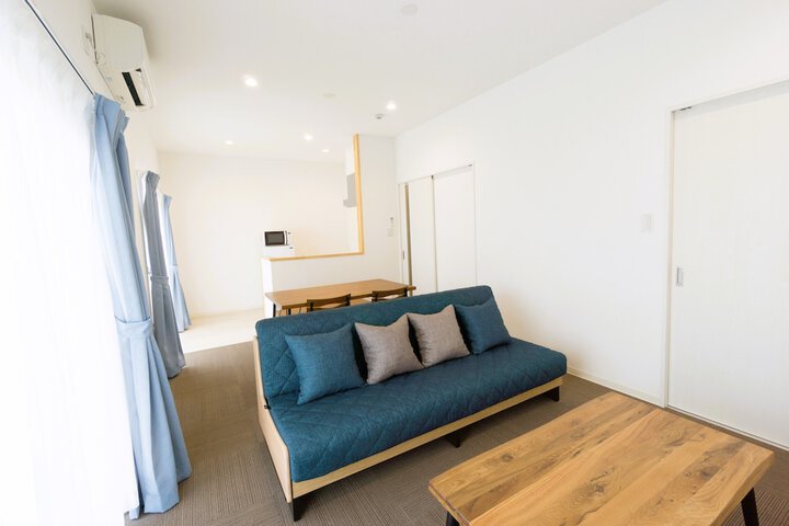 Room 9 of 12
