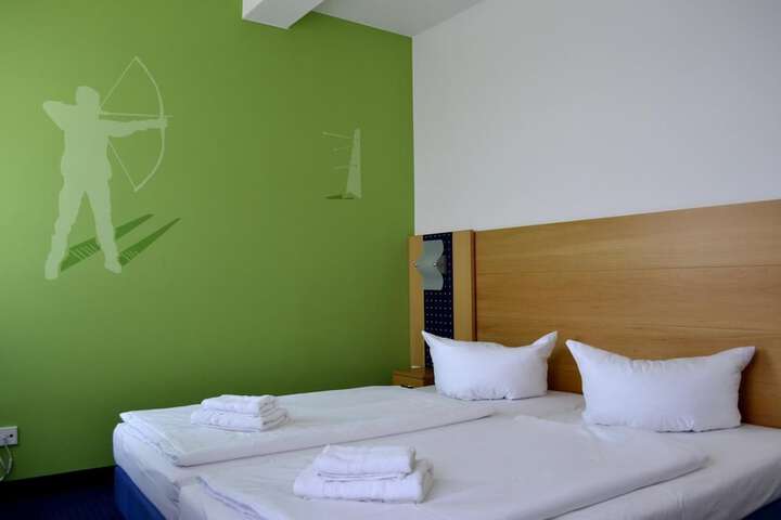 Room 16 of 44