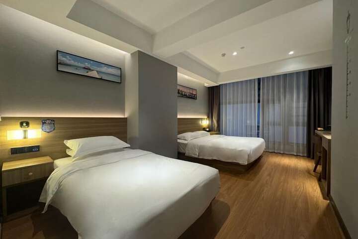 Room 21 of 48