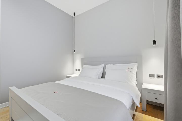 Room 8 of 74