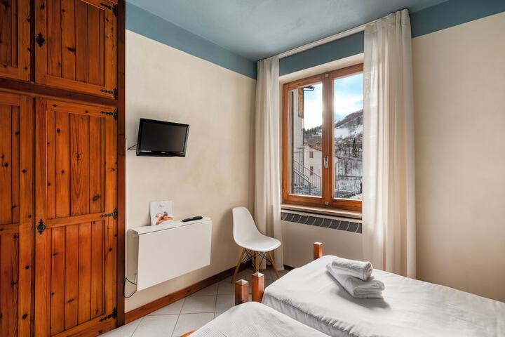 Room 43 of 112