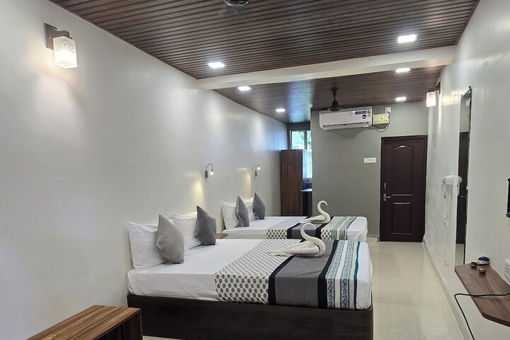 Room 10 of 27