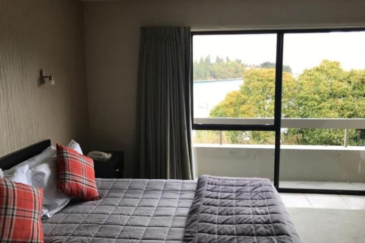 Room 22 of 66