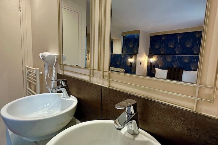 Room 54 of 65