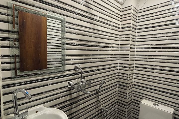 Room 26 of 32