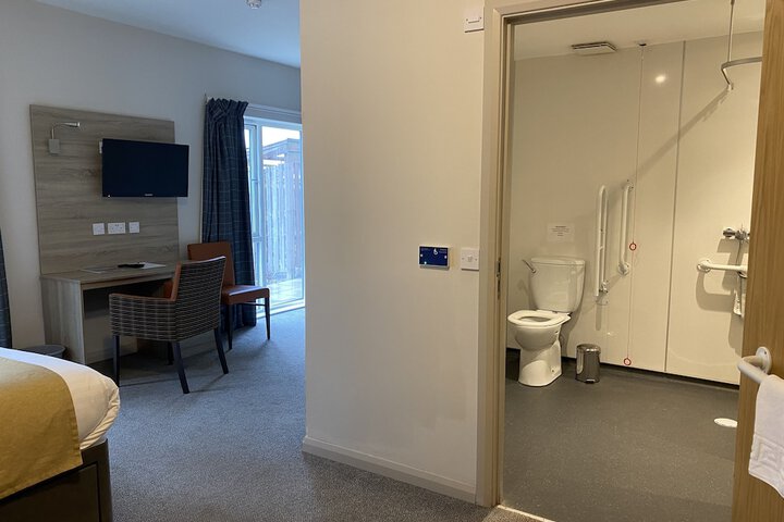 Room 32 of 64