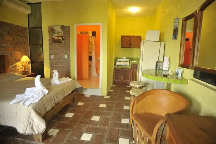 Room 2 of 9