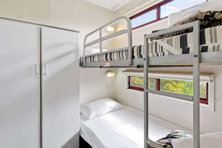 Room 17 of 142