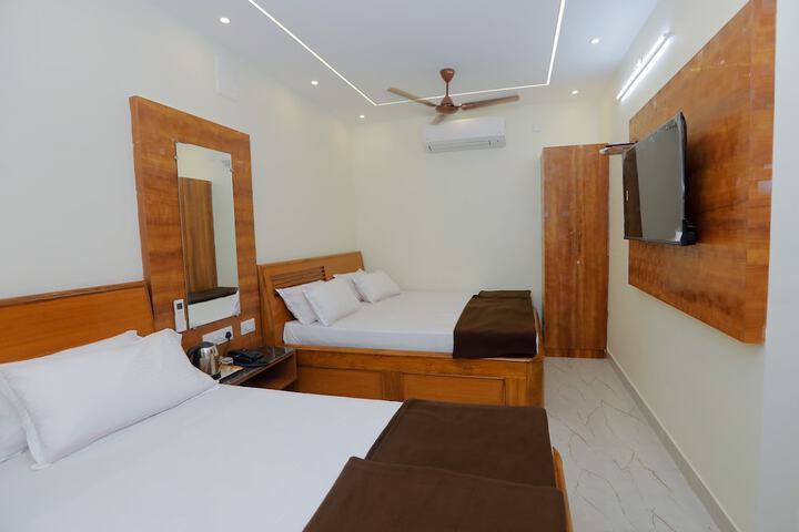 Room 6 of 14