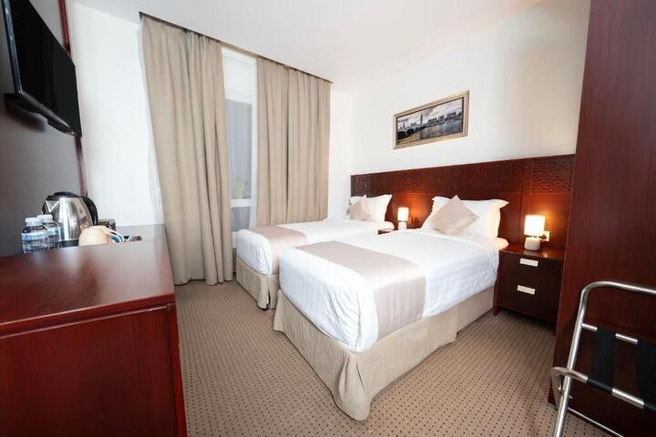 Room 8 of 17