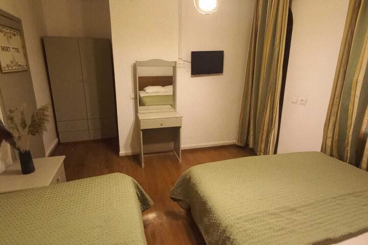 Room 3 of 6