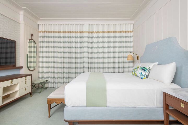 Room 5 of 17
